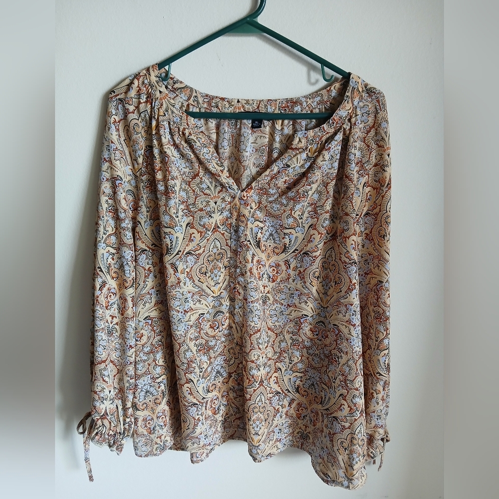 Pretty long sleeve blouse Zac & Rachel brand XL Tie Sleeves